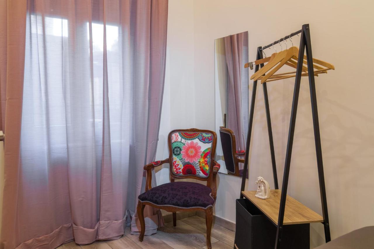 Giu Al Centro Bed & Breakfast Napoli Exterior foto