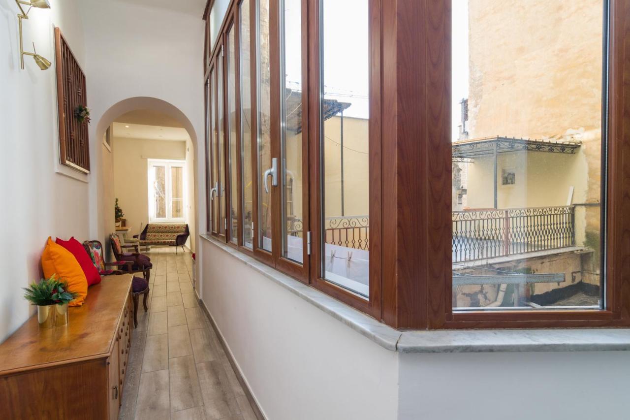 Giu Al Centro Bed & Breakfast Napoli Exterior foto